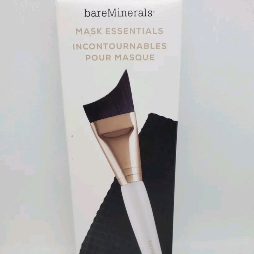 New bareMinerals Skinsorials Mask Essentials Mask Application Brush and Cloth